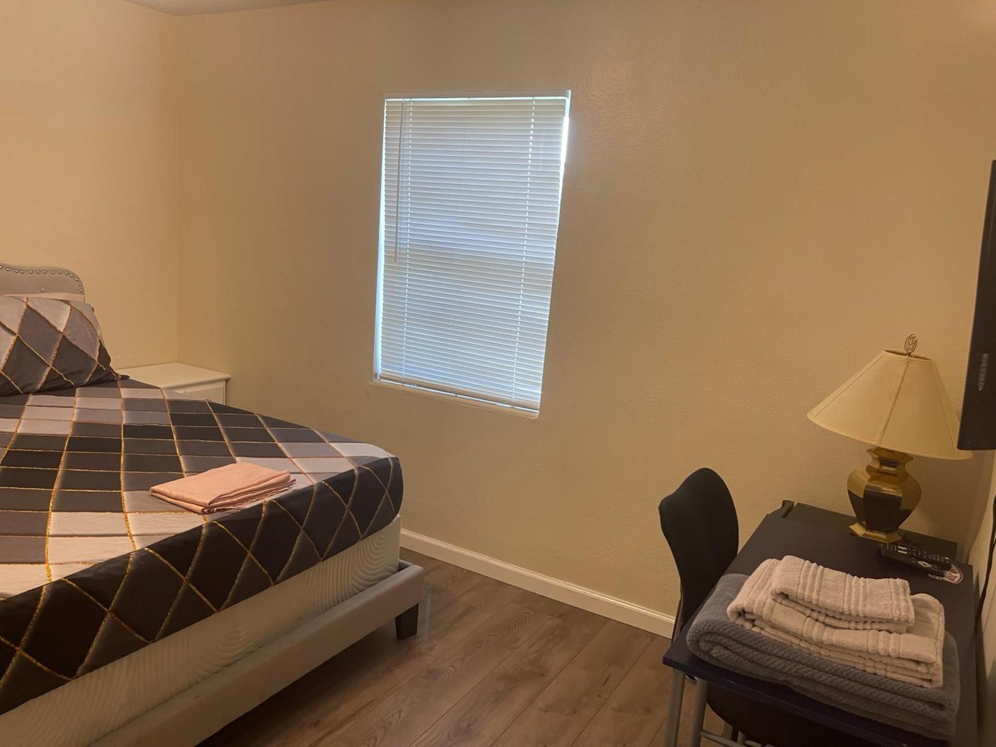 Private Queen Bedroom C Shared Common Spaces Fort Pierce Ngoại thất bức ảnh